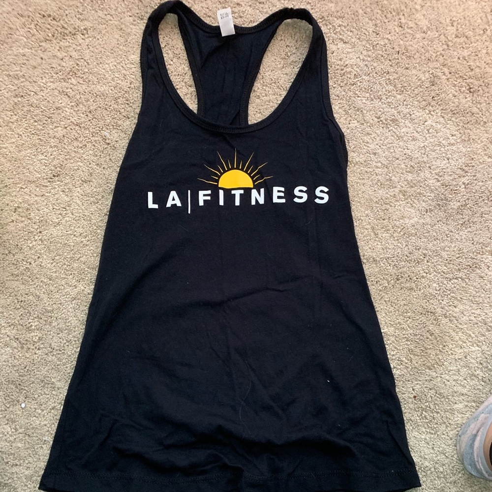 Tank tops. - Picture 4 of 9